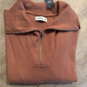 NWT Abercrombie Sweater SZ M